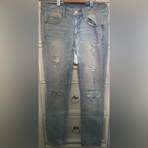 American Eagle Outfitters Light Blue Size 6 Stretch Distressed Boyfriend Jeans